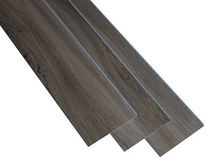 Grado de lujo gris del índice B1 de la prueba de fuego del suelo del tablón del vinilo de la textura de madera