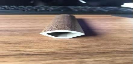 Respetuoso del medio ambiente de madera de alta densidad de la mirada del tablero que bordea del PVC deformado no fácilmente